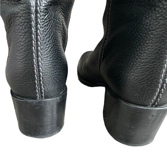 Chloe Pebbled Black Leather Boots - Picture 7 of 10